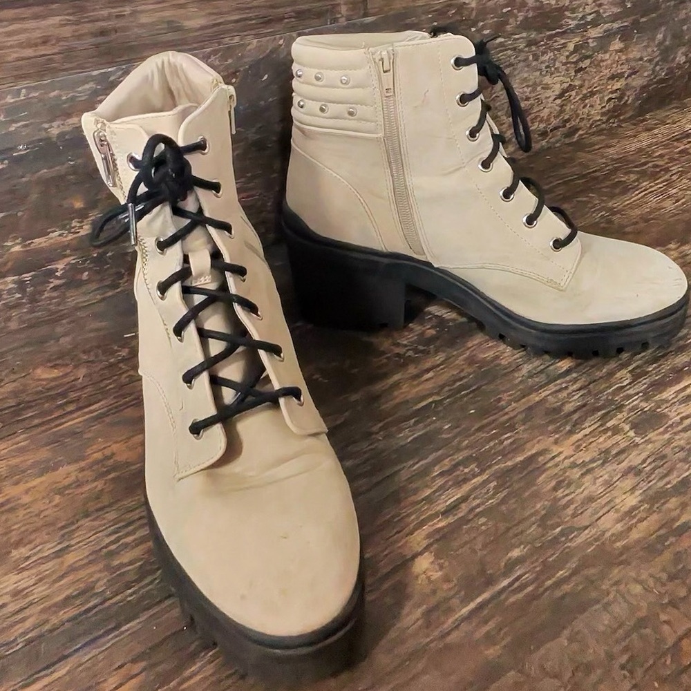 No Boundaries Beige Lace-Up Winter Boots - Picture 1 of 8